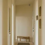 Classic Flat With Large Terrace Lejlighed *