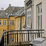 Classic Flat With Large Terrace