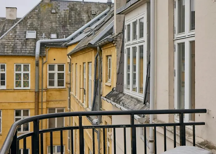 Classic Flat With Large Terrace
