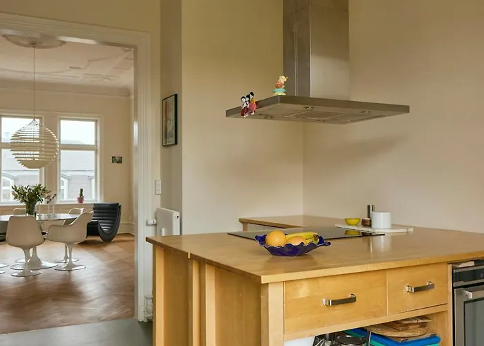Apartment Classic Flat With Large Terrace