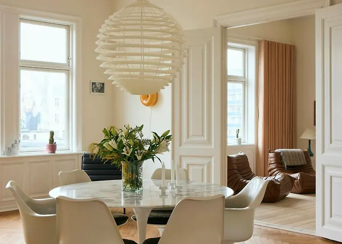 Classic Flat With Large Terrace *